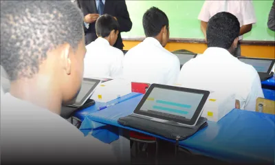 Le contrat de DCL résilié: scandale autour du projet  de tablettes aux collégiens