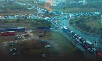 Gros embouteillage à Ébène à cause du mauvais temps