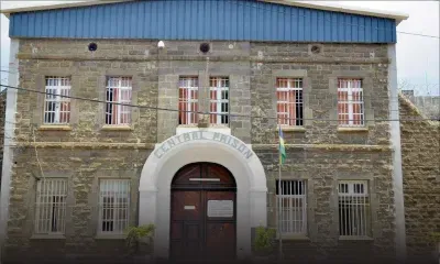 Opacité budgétaire : les gardiens des prisons réclament leurs uniformes