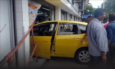 Vacoas : une voiture finit dans un supermarché