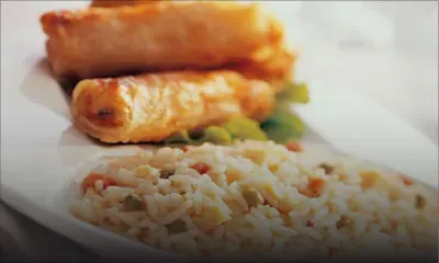 Riz cantonnais aux nems : pour deux personnes