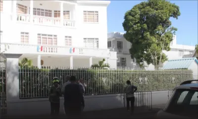 Coups de feu contre l’ambassade de France: deux personnes entendues par la police