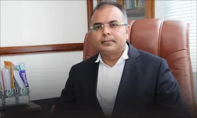 Sanjeev Teeluckdharry au No 6 ?