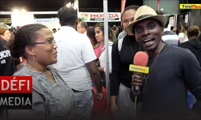 Salon du Déstockage : des visiteuses heureuses au micro de Ton Simon