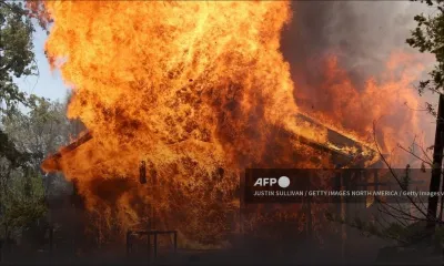 Un violent incendie continue de s'étendre en Californie, des milliers d'évacués