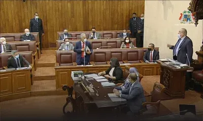 Séance houleuse lors de la PNQ : Boolell « named » par le Speaker, le député rouge le traite ensuite de « batiara »