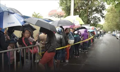 [En images] JIOI - Demi-finales volleyball : longue file d'attente à Vacoas 