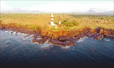 Cave Point Lighthouse, Albion: Not for the faint-hearted