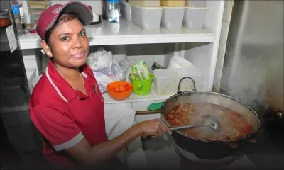 Fiya Deeren, cuisinière: Plus de 10 heures par jour aux fourneaux