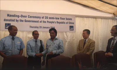 Transport public: le gouvernement déclare la guerre aux «vans marrons»