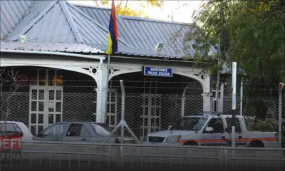 Un cocktail Molotov lancé en direction du poste de police d’Abercrombie : deux suspects ciblés