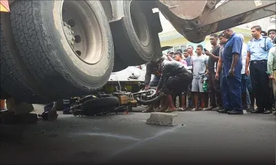 Accident fatal : la longue et difficile opération pour retirer la moto de Ryan Azie coincée sous un camion 