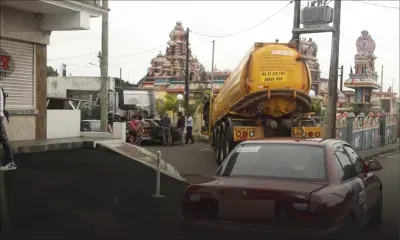Henrietta : un camion-citerne se renverse, embouteillage important dans le secteur
