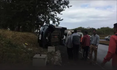 Ébène : une voiture se renverse