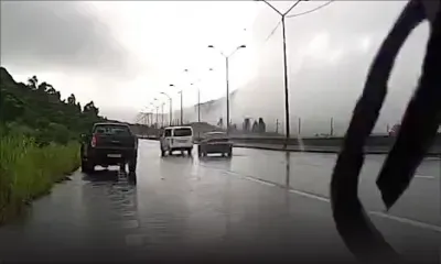 Pluies torrentielles : un 4x4 dérape à Terre-Rouge-Verdun Link Road, prudence sur la route !