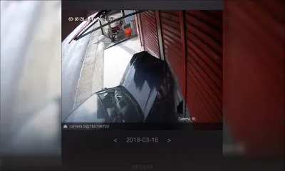 Une voiture finit sa course dans une boutique à Bambous : regardez les images CCTV