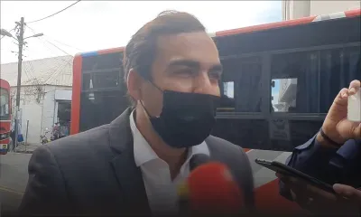 Les paroles de sa chanson « Polico Crapo » jugées « dégradantes » : un des chanteurs convoqué aux Casernes centrales 