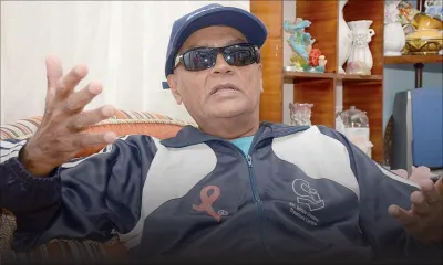 Ally Lazer protests against Minister Gayan