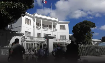 Coups de feu en direction de l’hôtel St-Georges et de l’ambassade de France : deux personnes aperçues sur les lieux