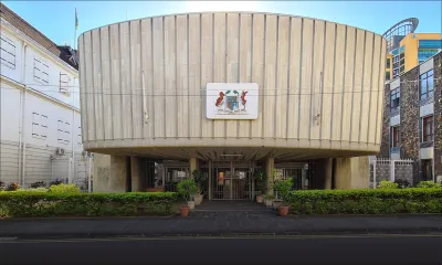 Parlement : les nominations de conseillers au PMO et aux Finances au cœur de la PNQ