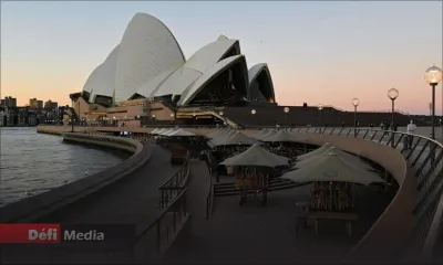 Omicron: deux passagers en provenance d'Afrique australe contaminés en Australie