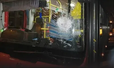 Trianon : un homme lance une pierre sur un bus de la compagnie UBS