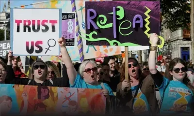 Irlande: Facebook bloque les pubs étrangères avant le référendum sur l'avortement