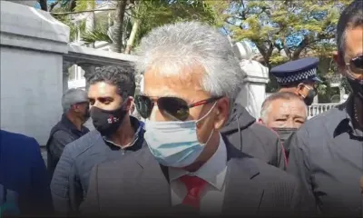 Suspendu pour huit séances : manifestation symbolique d'Arvin Boolell devant le Parlement