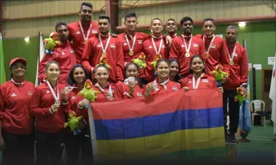 [Images] JIOI – Badminton : l’équipe masculine rafle l’or