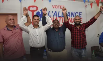 Jean-Claude Barbier perd sa voix en plein discours, mais se reprend après pour critiquer ses adversaires