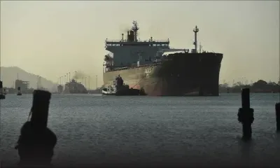 Climat: accord mondial pour réduire les émissions carbone du transport maritime