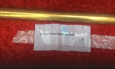 Le nom de Roshi Bhadain était affiché pour la photo du nouveau gouvernement