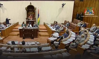 Bhagwan à Jhugroo: «Al kasiet derier televizion»