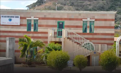 Conseil de district de Rivière-Noire : un conseiller dépose une motion de censure contre la présidente 