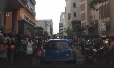  Nouveaux rassemblements des sinistrés devant l'Astor Court et le poste de police de Bain-des-Dames