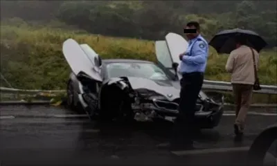 Terre Rouge-Verdun : Une rare BMW i8 accidentée