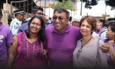 [En images] Nomination Day : les trois candidats mauves sont arrivés au Nomination Centre de l’école Baichoo Madhoo