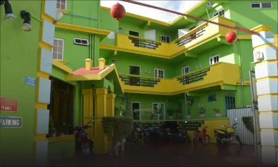 Disculpé après avoir été accusé de tenir un bordel