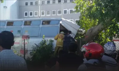 Phoenix : un bus percute un arbre, deux blessés