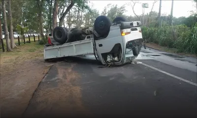 Belle-Mare : un camion se renverse