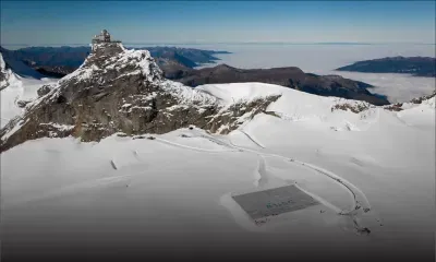 Climat : Record Guinness de la plus grande carte postale sur un glacier suisse