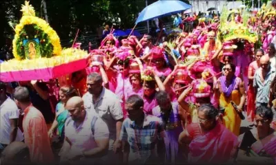 Sittirai Cavadee à la gloire spirituelle du dieu Muruga