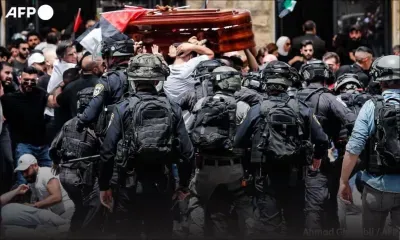 La journaliste Shireen Abu Akleh enterrée à Jérusalem, un incident suscite un tollé