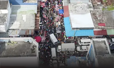 Shopping de Noël : les rues de Port-Louis prises d’assaut 