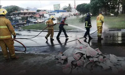 Terre-Rouge : la chute d’une centaine de pochettes de ciment provoque un embouteillage monstre