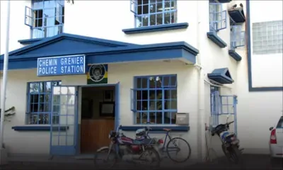 En pleine rue à Chemin-Grenier : son ex-compagnon tente de lui asséner un coup de massue