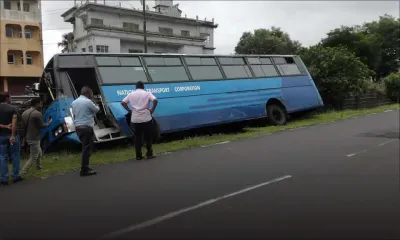 Curepipe: un autobus se renverse