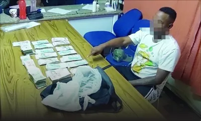 Soupçonné de blanchiment d’argent : un coiffeur de 22 ans arrêté avec Rs 600 000 à Plaine-Verte