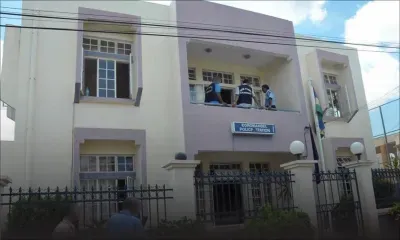 Coromandel : un maçon meurt après une chute du troisième étage d’une usine