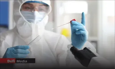 Israël ferme ses frontières face au variant Omicron qui gagne l'Australie